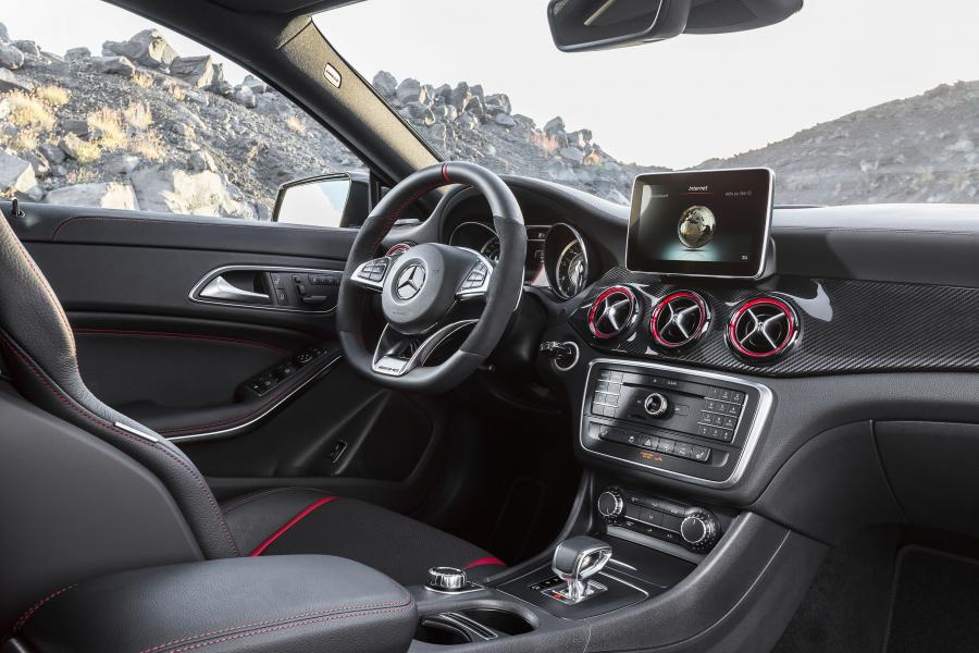  Mercedes-AMG CLA45 Shooting Brake 2015 года  (фото 32 из 32)